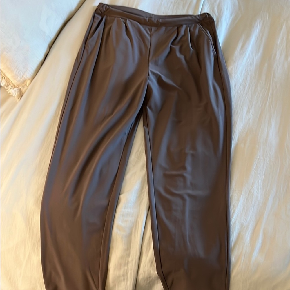 Leith Brown Dress Pants with Relaxed Silhouette